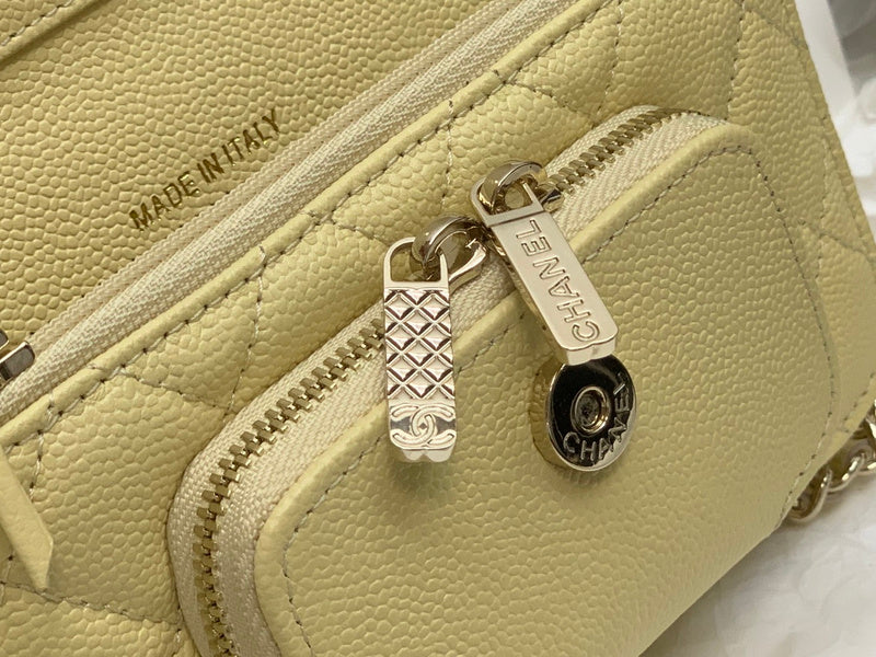  women's handbag, versatile design, view 4
