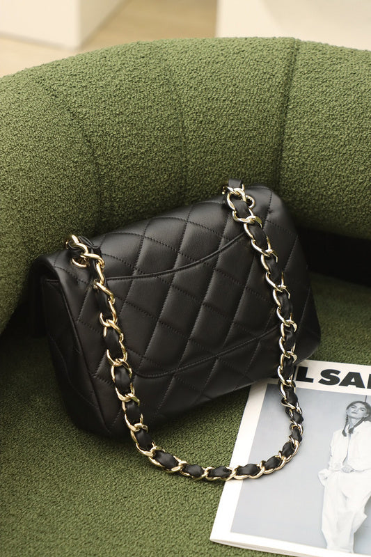  women's handbag, mid design, view 3
