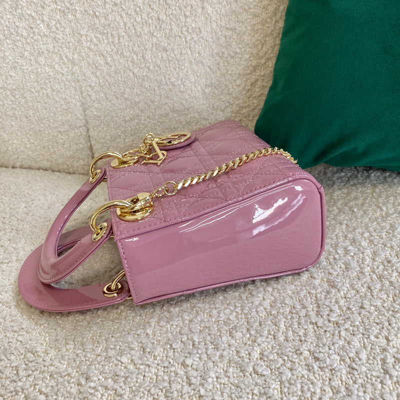 Interior view of elevated chic women's handbag – women's everyday handbag