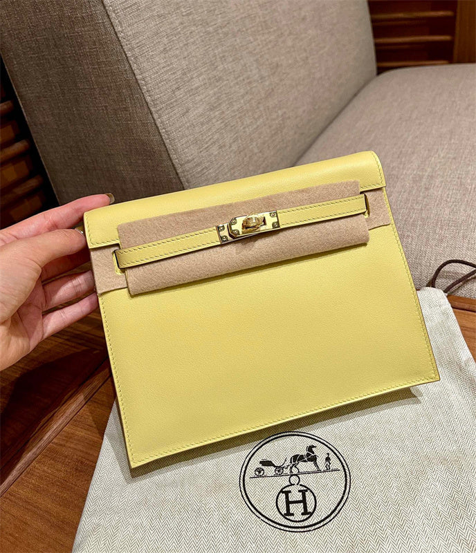  satchel interior and compartment view