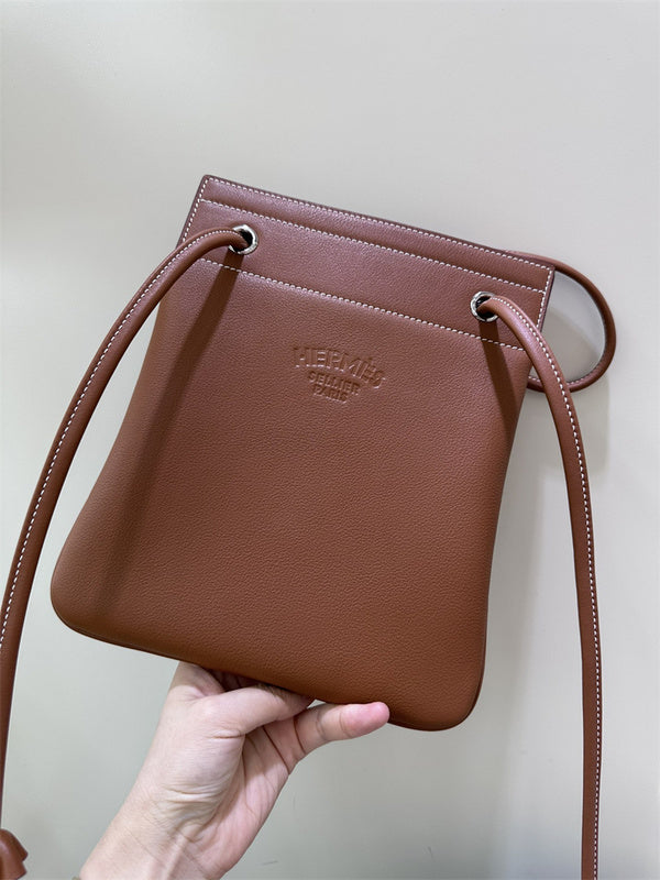 Classic bag women's premium everyday handbag