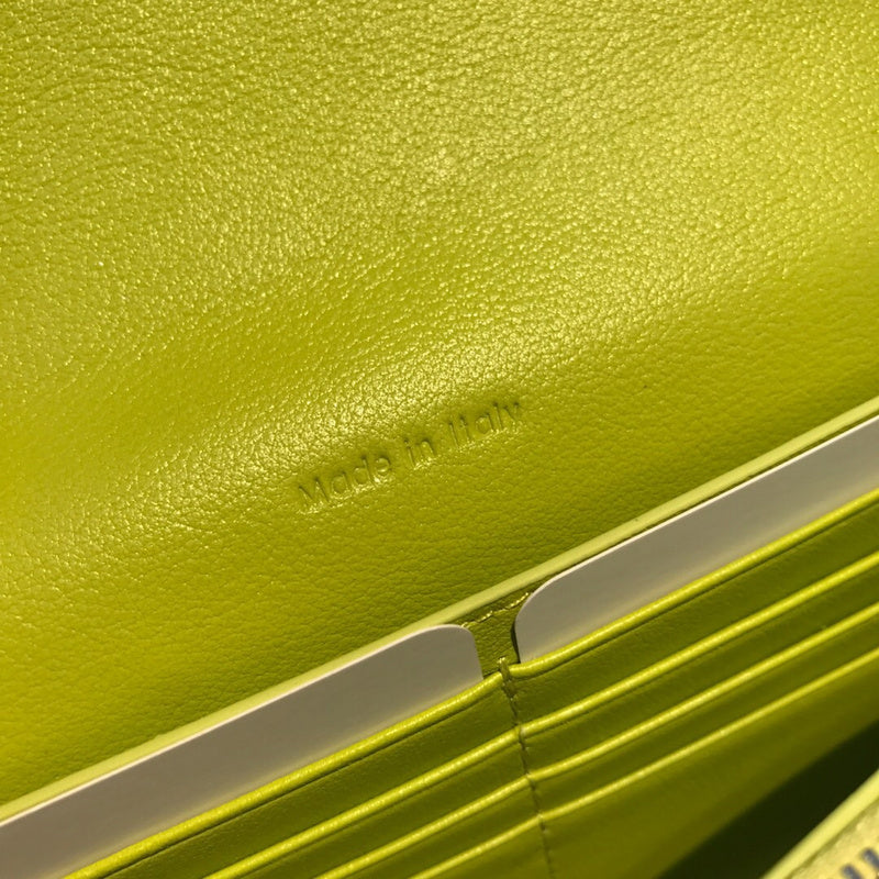 Close-up detail of premium polished women's handbag – women's designer-style accessory