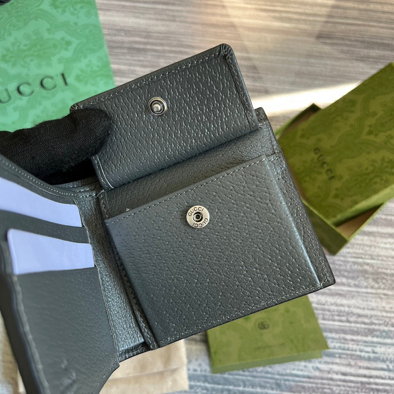 Interior view of classic sleek women's handbag – women's everyday handbag