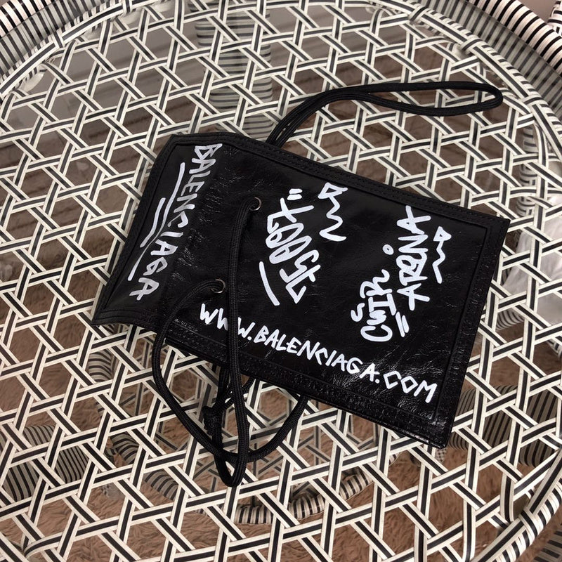 Interior view of signature statement women's handbag – women's designer-style accessory