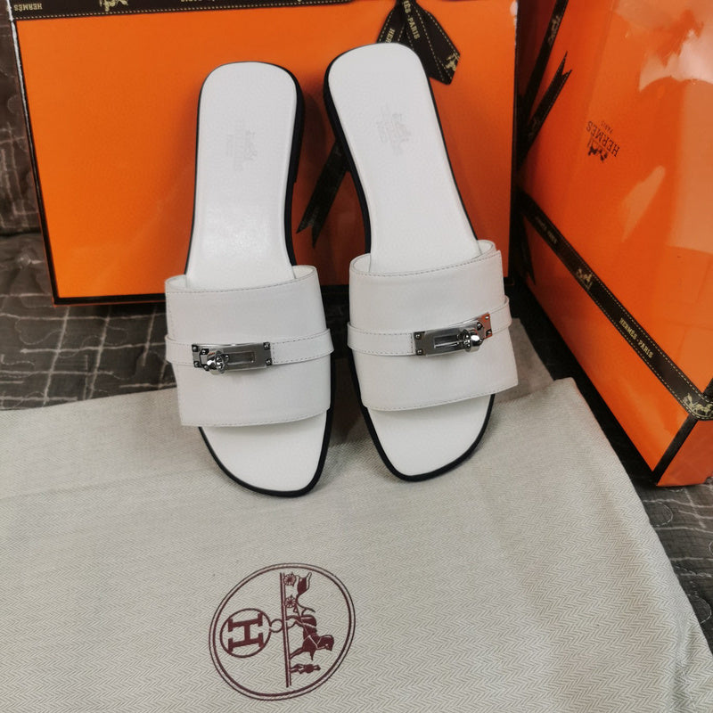 Hermes sandals Style 157 - sole and craftsmanship detail