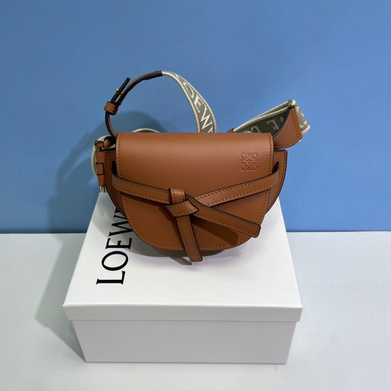 Ziva's Charm handbag – full view (Standard Size)