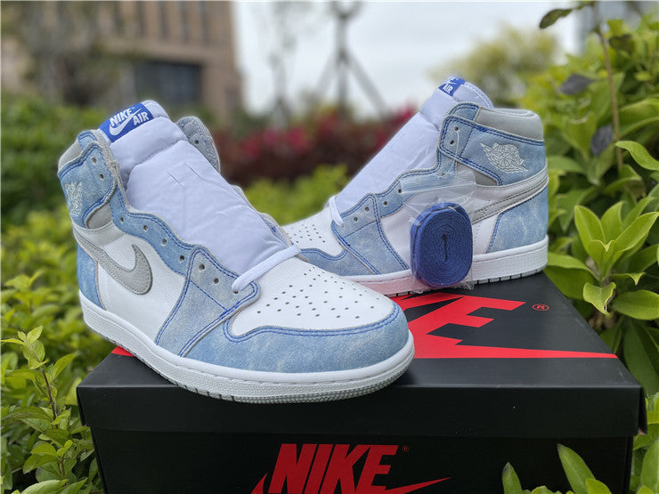 Nike crisp white luxury sneakers view 7 retro runner design