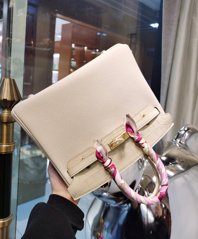 Side view of crisp structured handbag