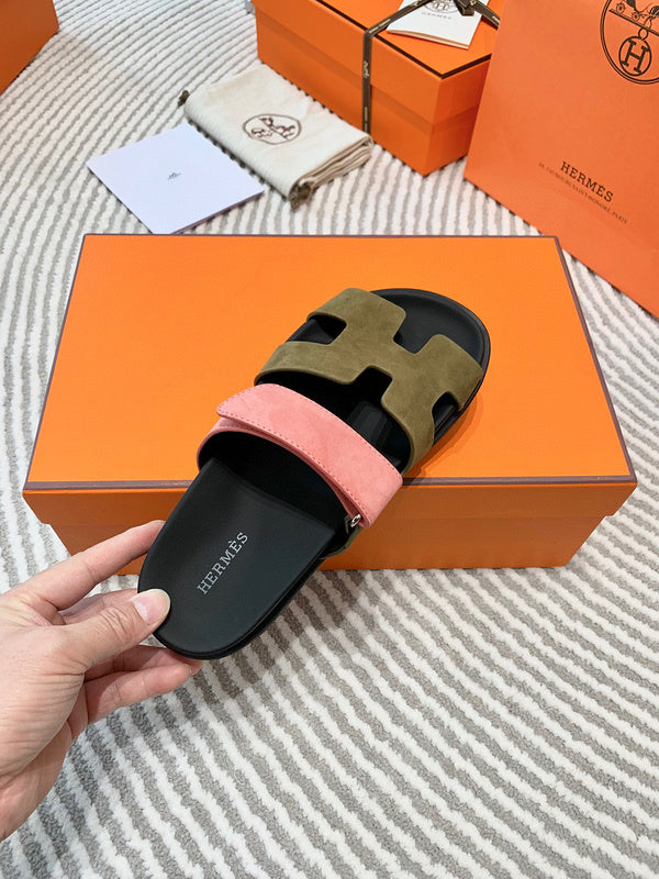 Hermes sandals Style 204 - logo and branding close-up