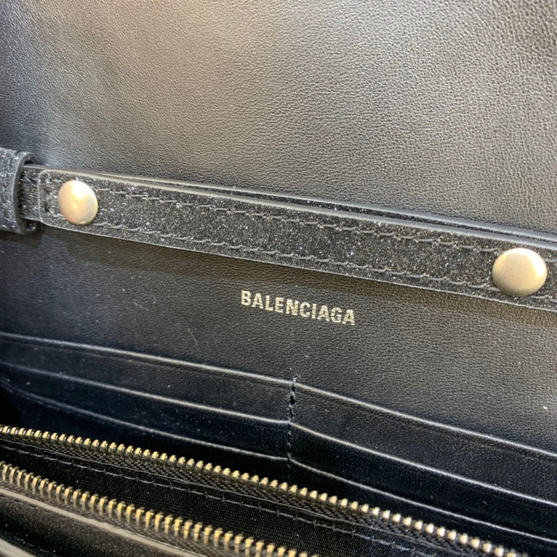 Timeless Vegan Leather Handbag - Modern Structured Build | Women's Statement Accessory #454 - texture close-up (image 9) of designer-inspired handbag