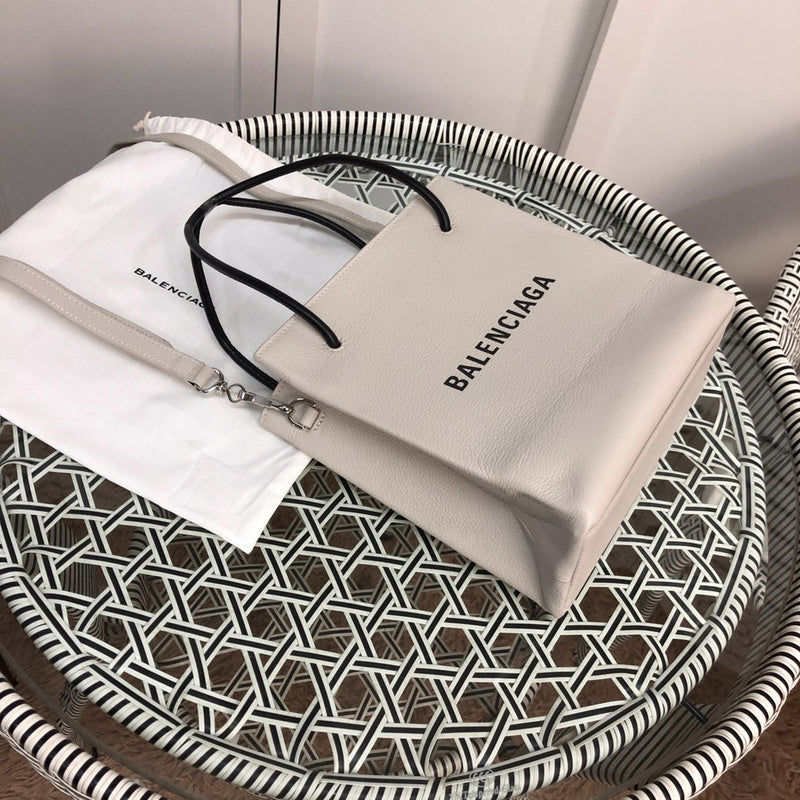 Styled lifestyle shot of polished everyday-luxe women's handbag – women's premium purse
