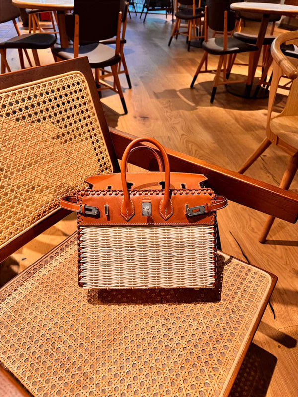  carryall bag interior and compartment view