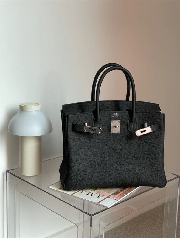  Polished shoulder bag front view 13