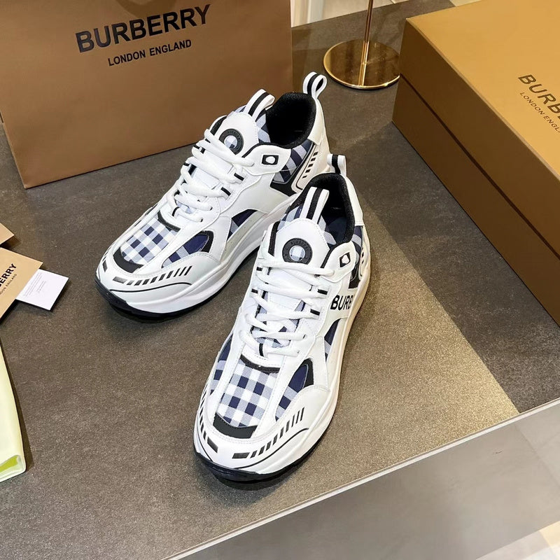Burberry White Low-Top Sneakers - Sole Detail View