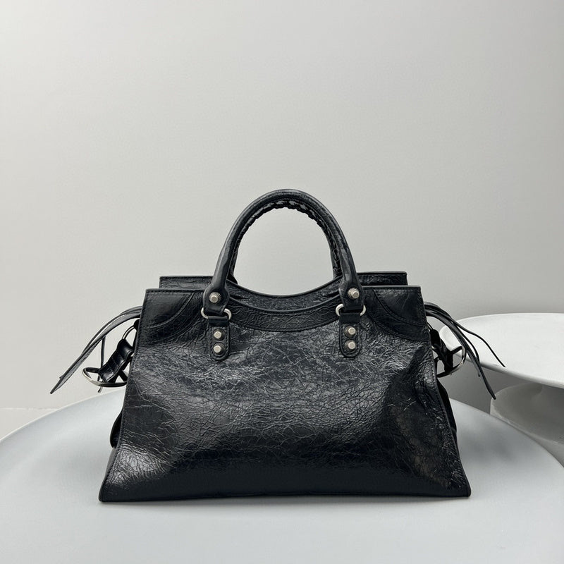 Zivas Charm Refined Everyday Style Fashion Handbag (Contemporary Shape Language) – Full Silhouette