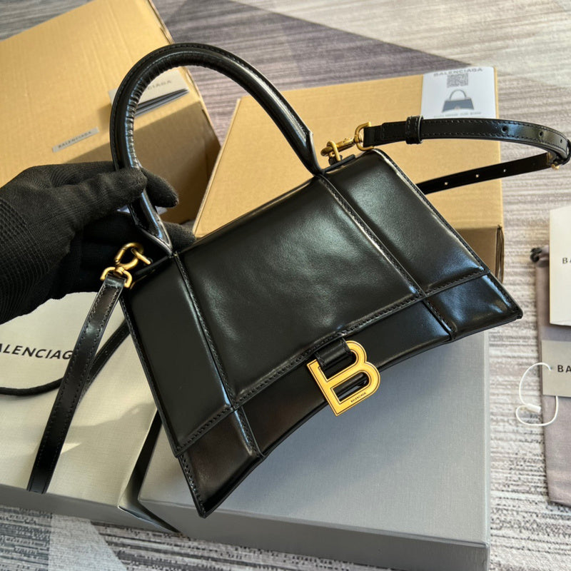 Bold Premium PU Leather Handbag - Understated Luxury Look | Women's Fashion Handbag #293 - hardware and detail close-up (image 5) of designer-inspired handbag