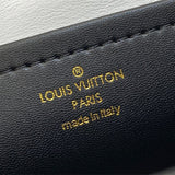  signature tote bag detail view showing craftsmanship 14