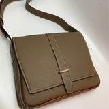  shoulder bag close-up of hardware and finish 11