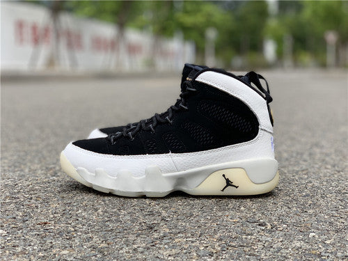 Nike Men's & Women's Premium Casual Sneakers — Style 136 close-up view