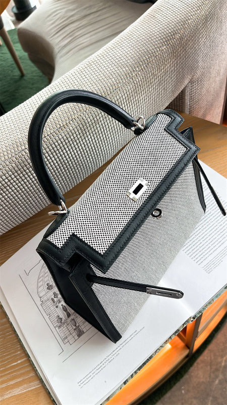  effortless crossbody bag detail view showing craftsmanship 8