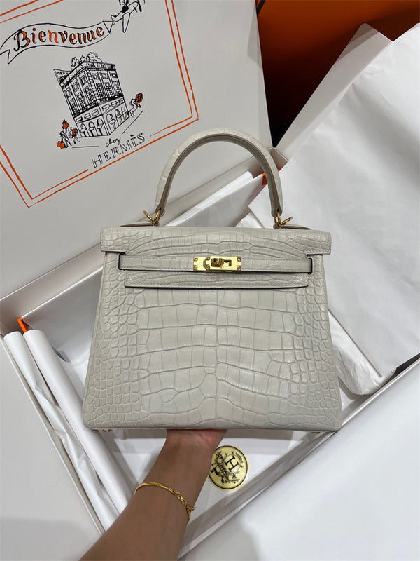  crossbody bag interior and compartment view 15