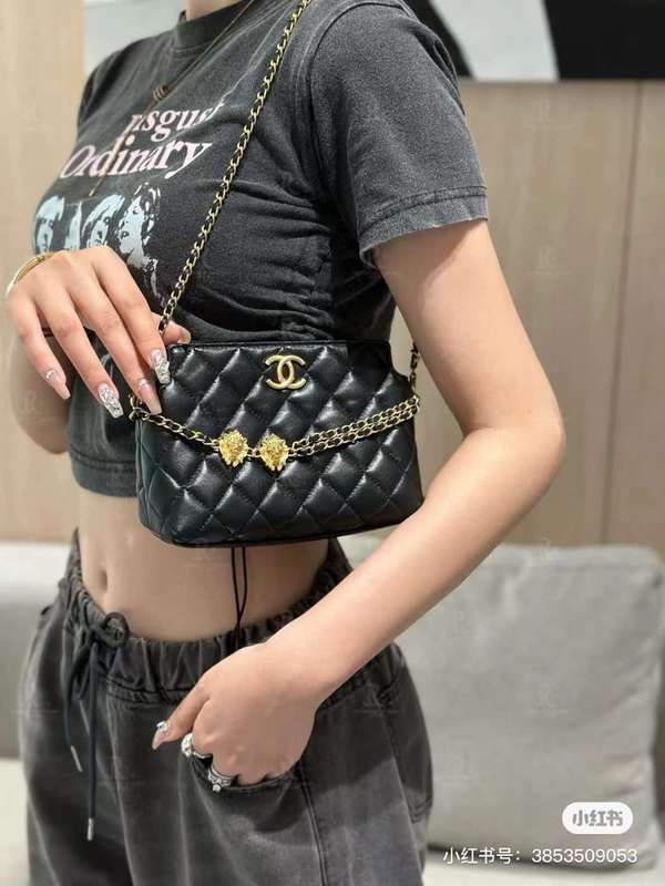 Zivas Charm Modern Minimalist Look Luxury Handbag (Considered Detail & Form) – Interior View
