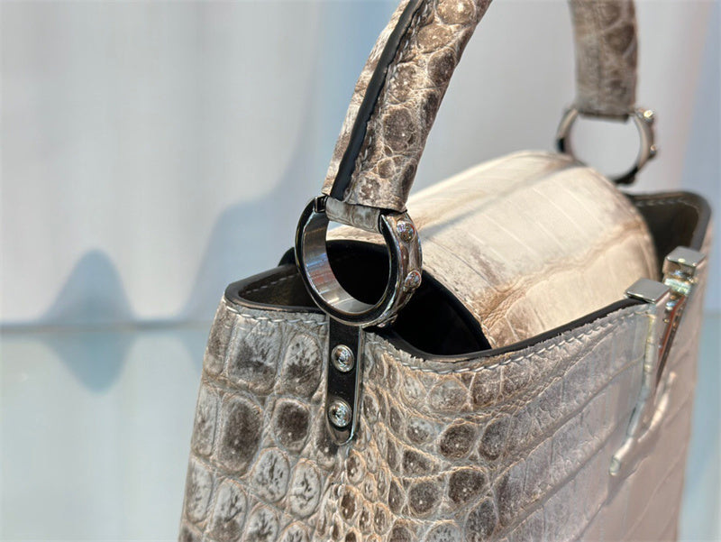  Sleek tote bag front view 7