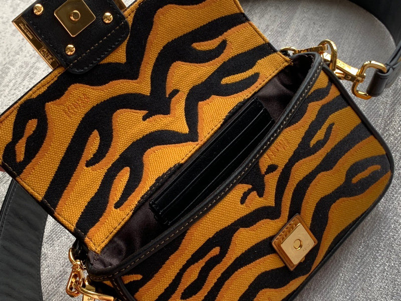 Ziva's Charm handbag – back view (Standard Size)