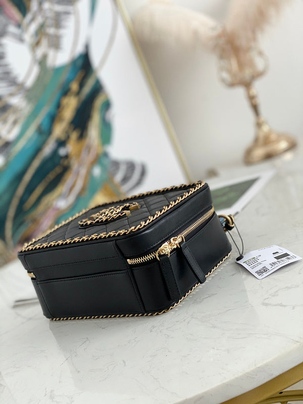  women's handbag, mid design, view 3