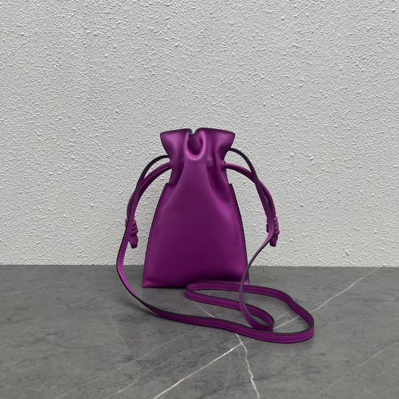 Ziva's Charm handbag – close-up view (Standard Size)
