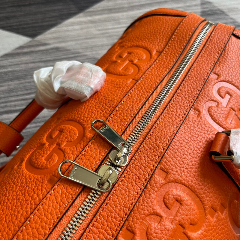 Handle and strap detail of modern structured women's handbag – women's everyday handbag