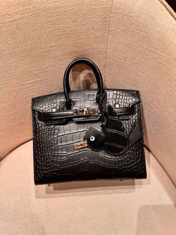  handbag interior and compartment view 9