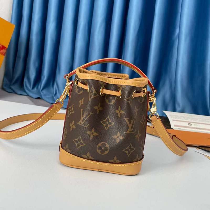 Back view of modern everyday-luxe women's handbag – women's premium purse