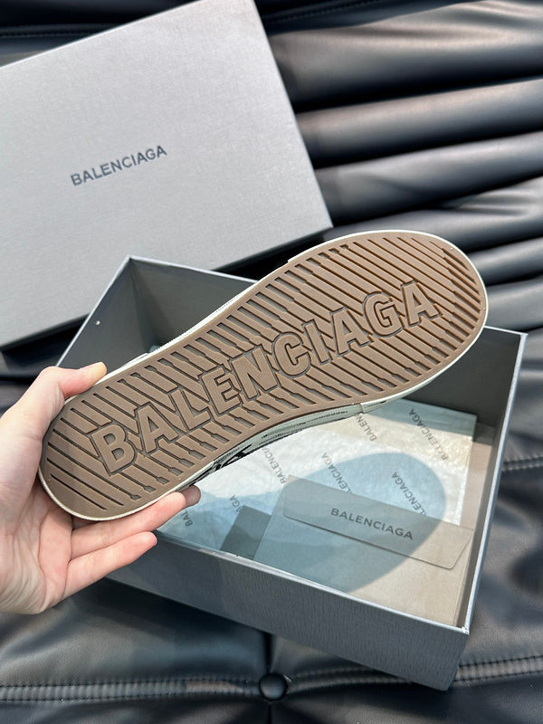 Balenciaga shoes Style 079 - top view showing design