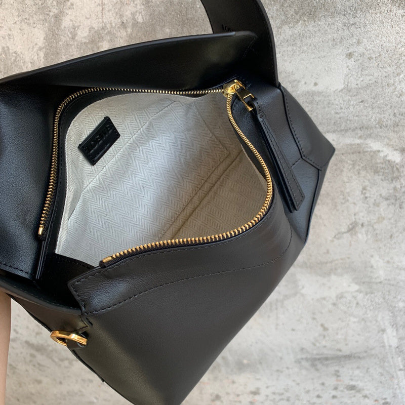 Ziva's Charm handbag – side angle view (28cm*12cm*11cm)