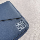 Ziva's Charm handbag – close-up view (Standard Size)