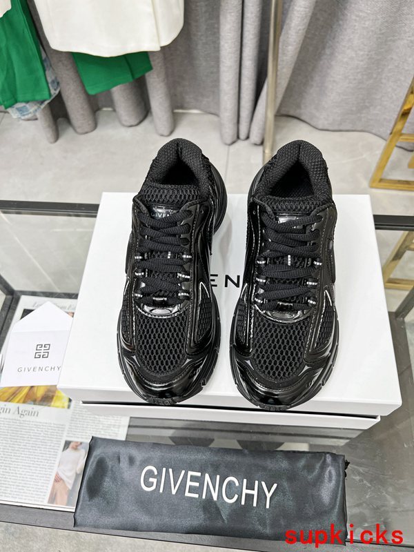 Givenchy shoes Style 022 - side profile detail
