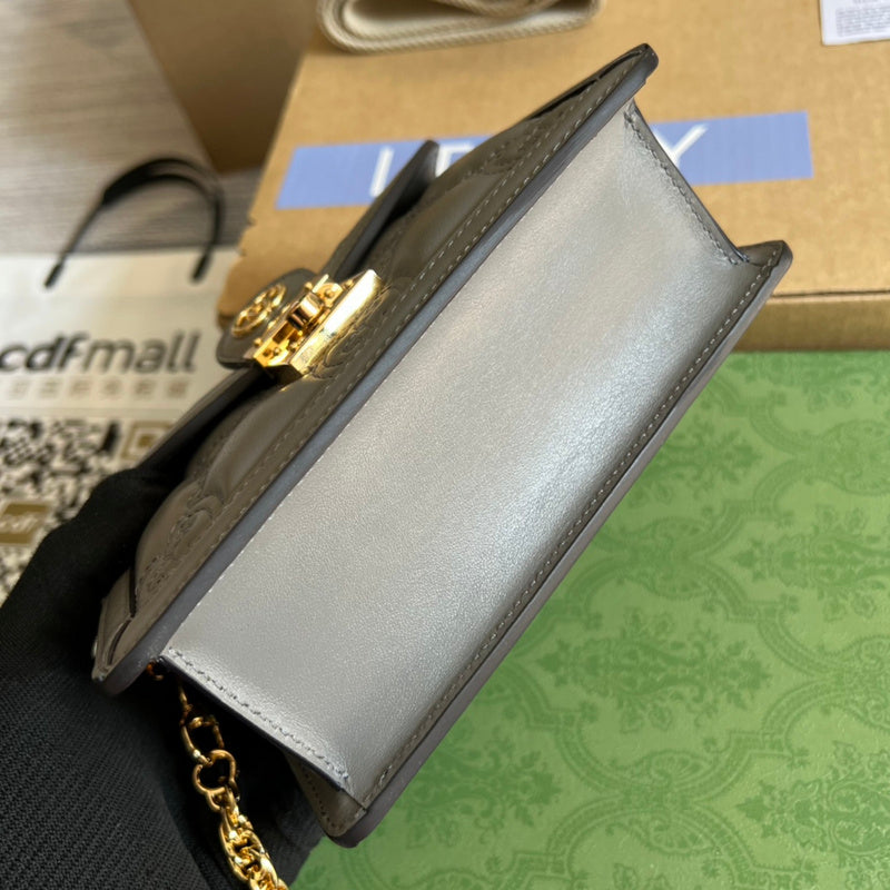 Close-up detail of everyday-ready bag design