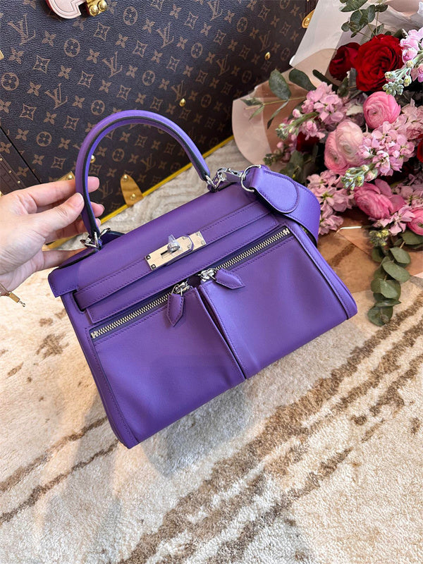 Streamlined handbag styled for everyday wear