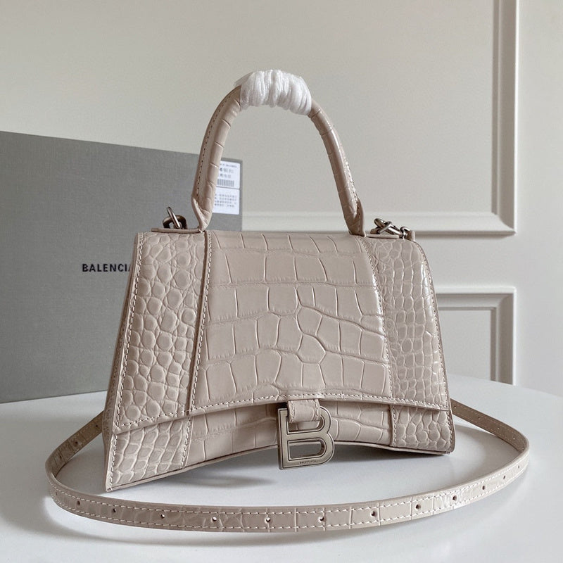 Zivas Charm Understated Luxury Premium Handbag (Premium Everyday Carry) – Lifestyle Shot