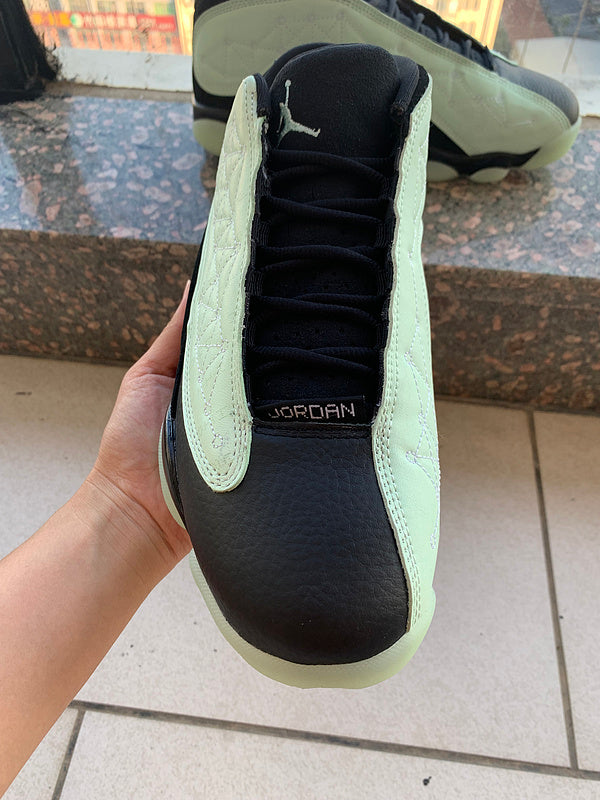 Nike Men's & Women's Designer Lifestyle Shoes — Style 224 back view