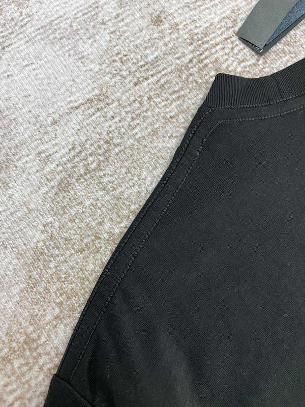 Amiri designer t-shirt full view