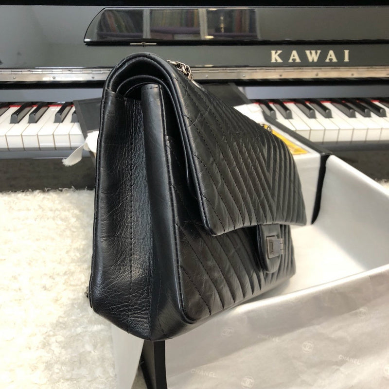  handbag, spacious everyday style, image 4
