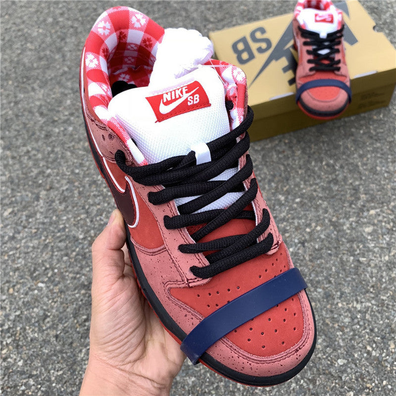 Nike Men's & Women's Designer Lifestyle Shoes — Style 200 close-up view