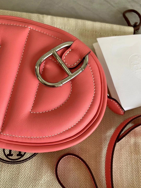 Poised handbag styled for everyday wear