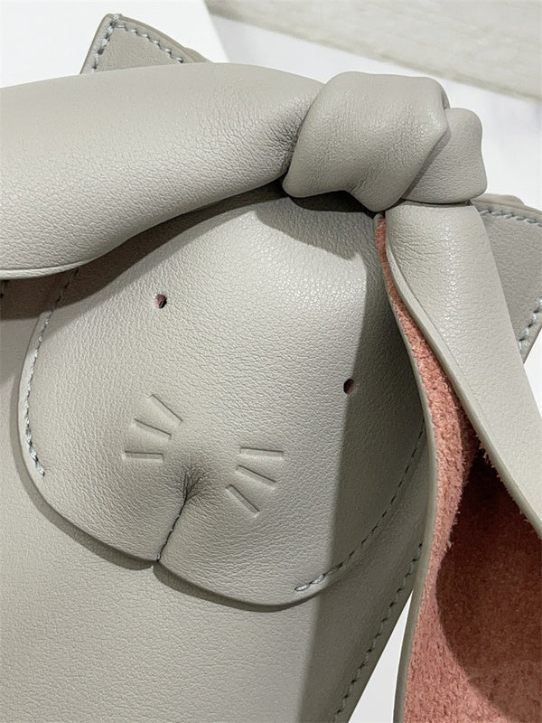 Ziva's Charm handbag – detail view (8cm*4cm*18cm)