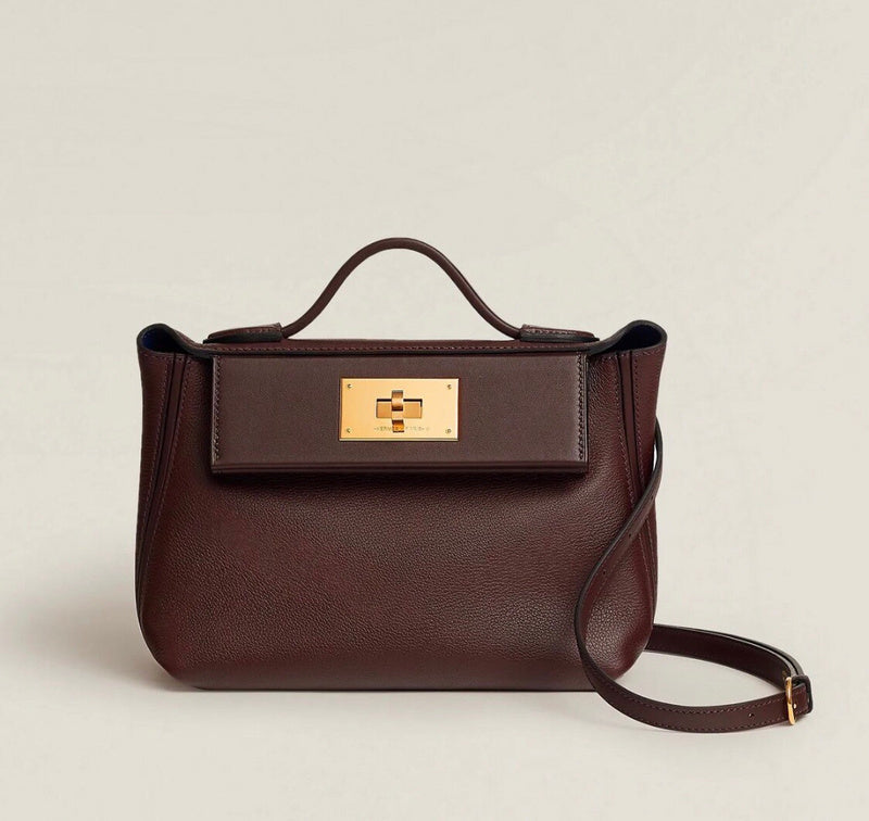 Interior view of tailored premium bag