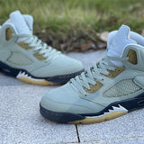 Nike Men's & Women's Luxury Low-Top Trainers — Style 249 close-up view