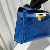  Chic shopper bag carried on shoulder 16