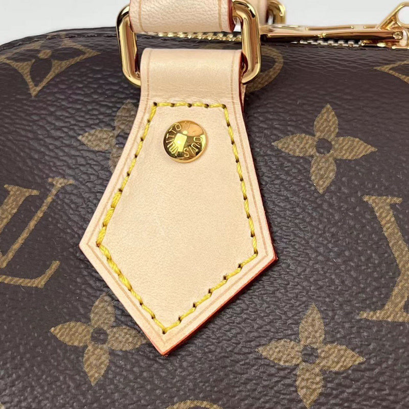 Front view of everyday-luxe refined women's handbag – women's designer-style accessory